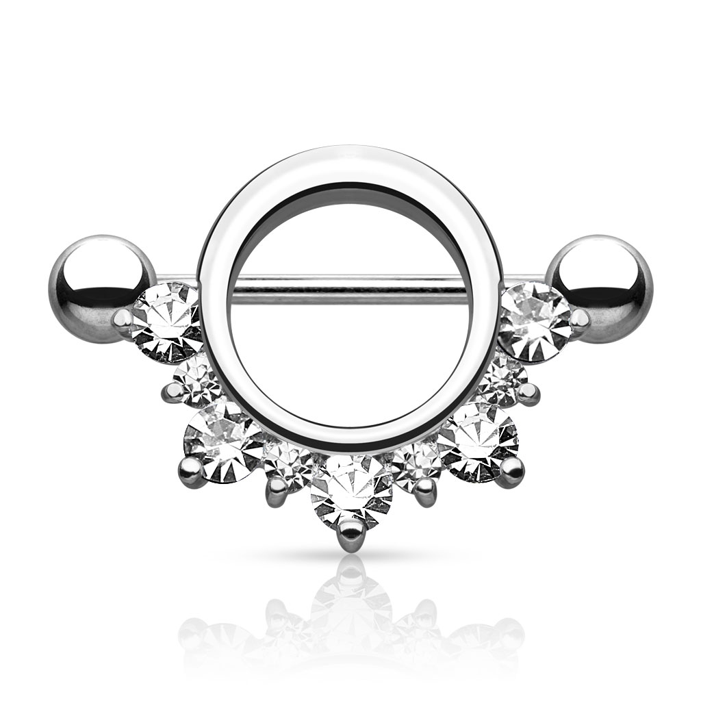 Brystpiercing med stenbue